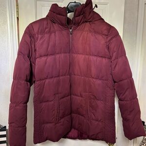 Old Navy Quilted Puffer Jacket in Burgundy